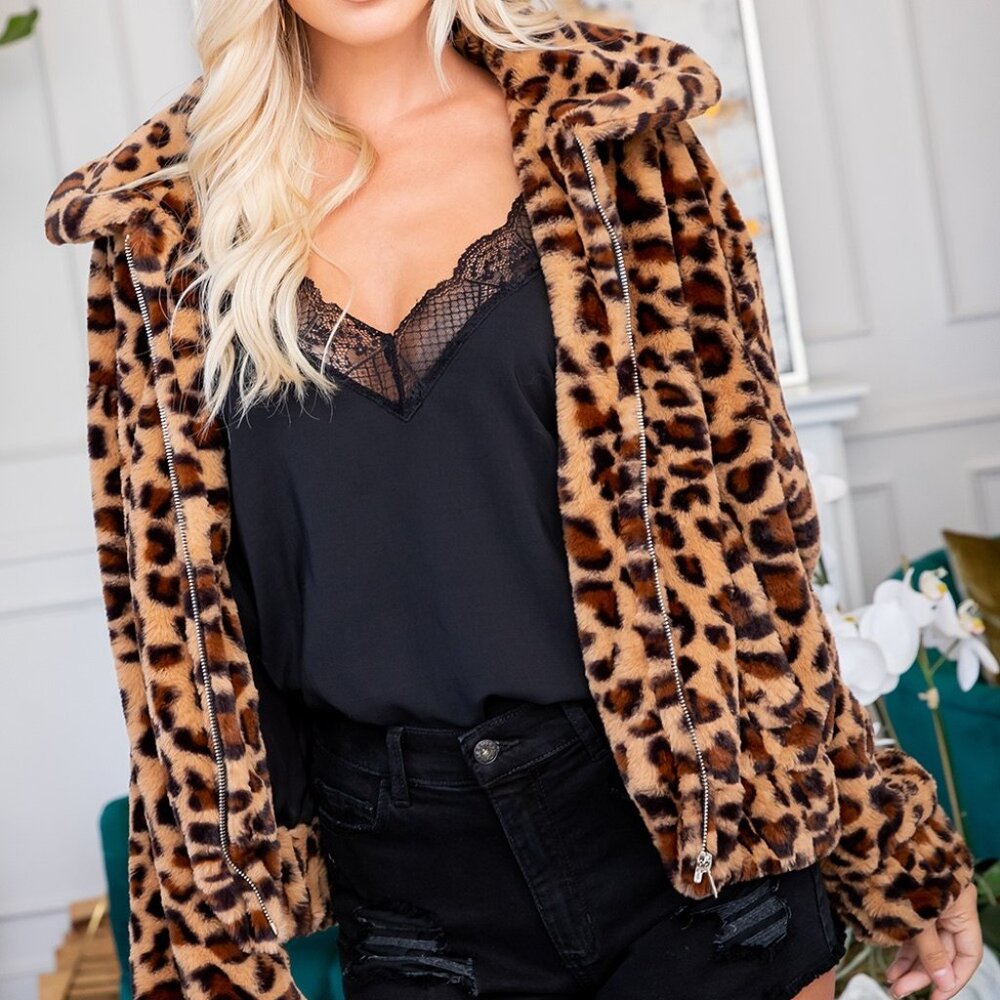 THE KIMIMILA LEOPARD PLUS SIZE FAUX FUR JACKET NWT